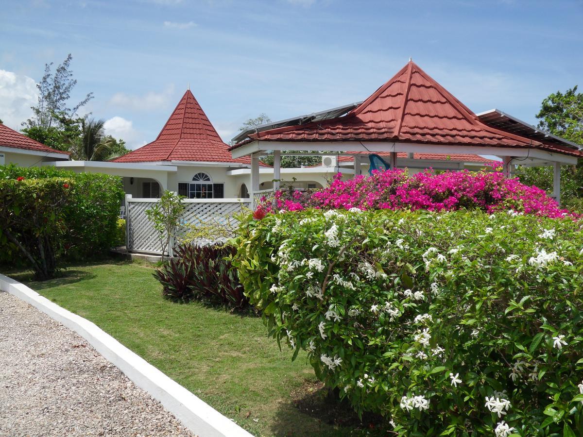 Whistling Villa Runaway Bay Exterior foto